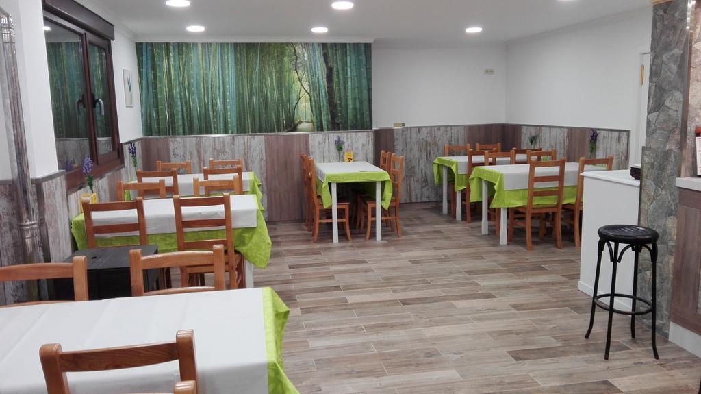 Hostal Nuevo Alonso Bembribe Buitenkant foto