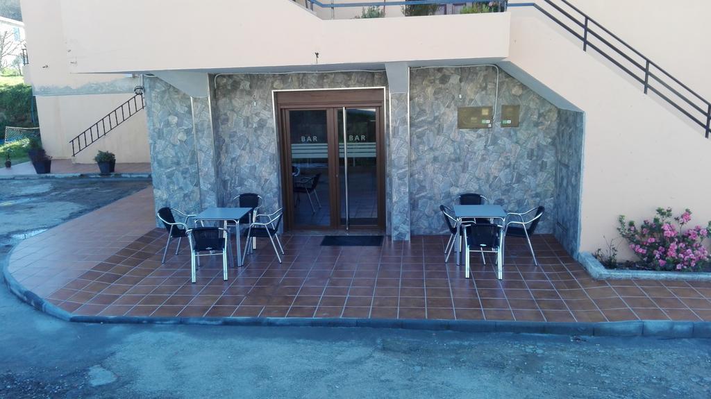 Hostal Nuevo Alonso Bembribe Buitenkant foto